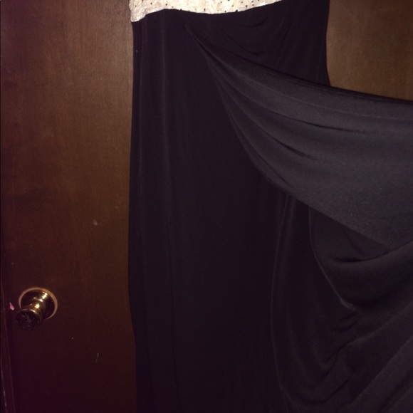 Dress - Picture 6 of 6